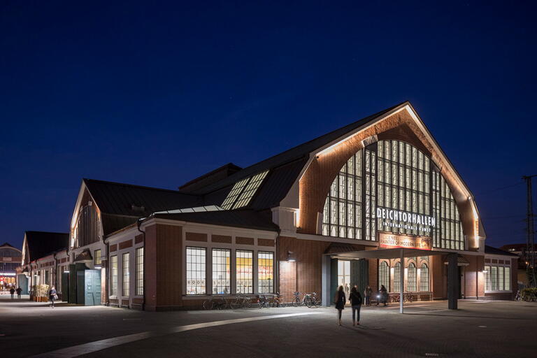 Kostenloser oder ermäßigter Eintritt für Studierende in die Deichtorhallen in Hamburg.