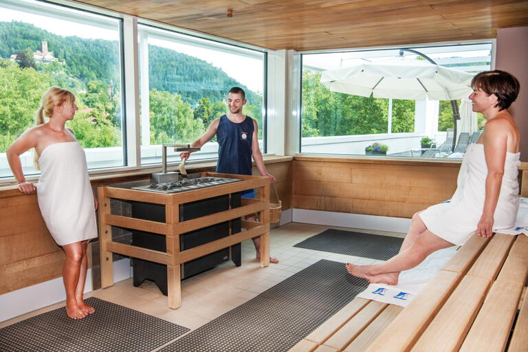 Studentenrabatt in Sauna Pinea und Paracelsus Therme