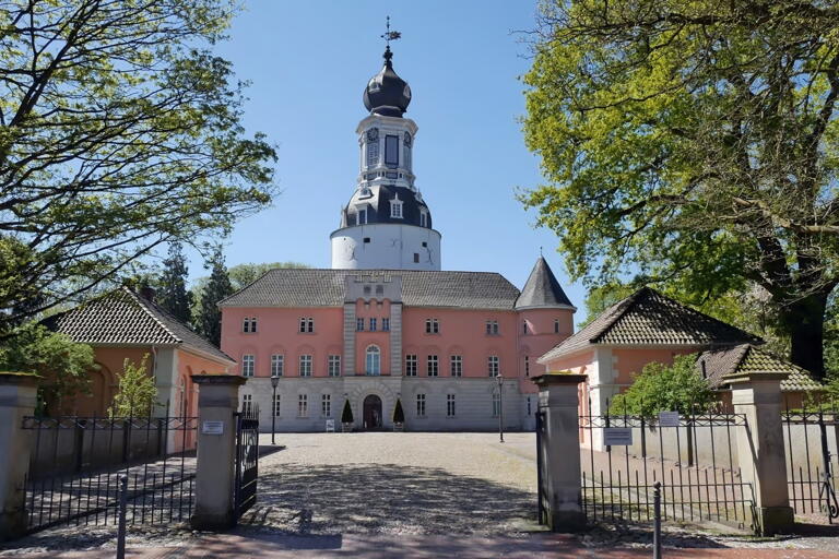 Zahlreiche Ermäßigungen für Studenten auf Schloss Jever